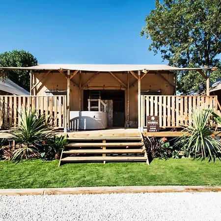 Marina Camping 5*